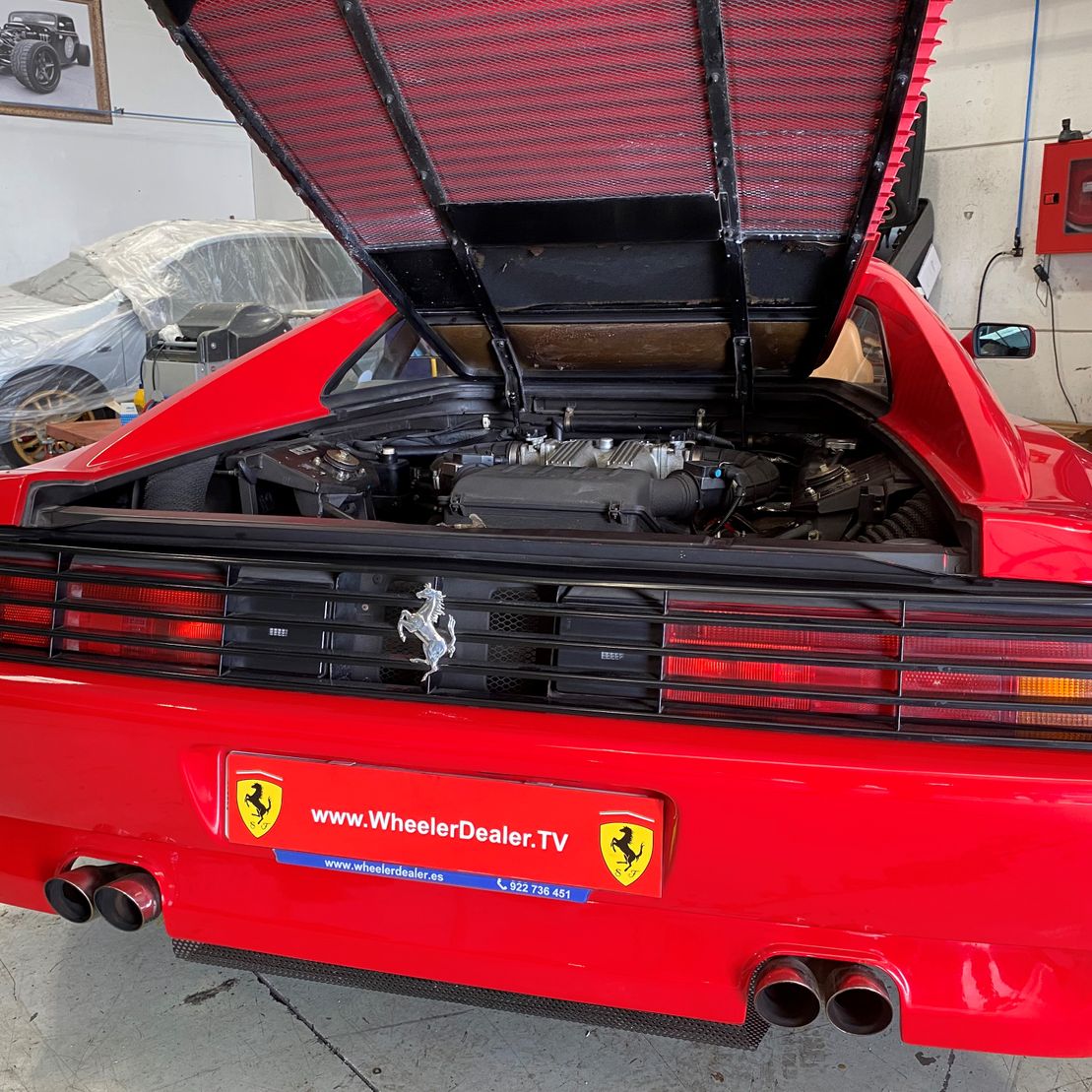ferrari en reparación