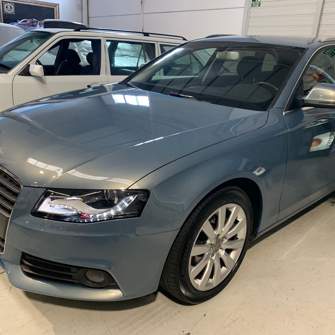 audi gris